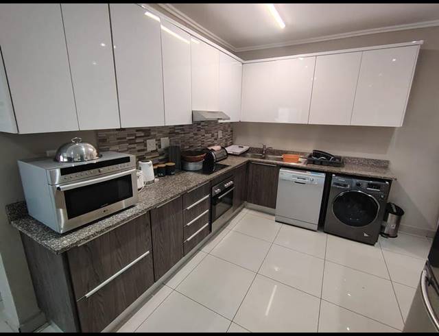 3 BEDROOM PROPERTY TO RENT IN NEW TOWN CENTRE